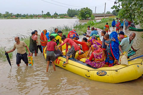 SDRF personnel rescue people in Udham Singh Nagar 